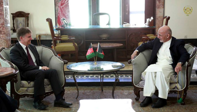رئیس جمهوری با نماینده‌ی خاص بریتانیا برای افغانستان و پاکستان دیدار کرد